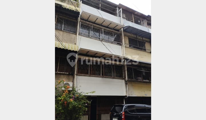Di Sewa Ruko 4 Lantai di Bandengan, Jakarta Utara