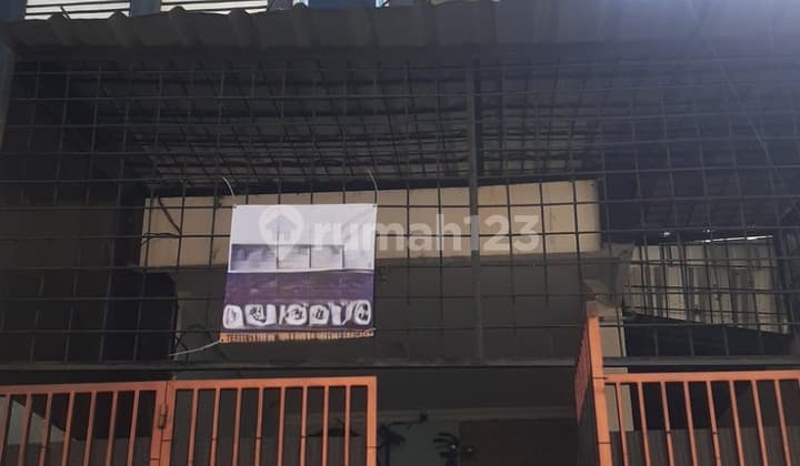 Rumah Siap Huni 3 Lantai di Jelambar dekat Pakuon, Jakarta Barat