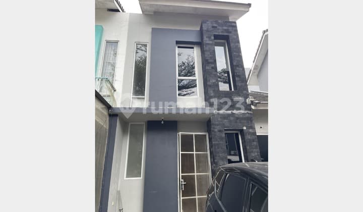 Rumah Minimalis 2 Lantai di Graha Raya Tangerang Selatan