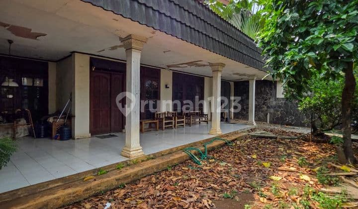Old House for Sale in Kebayoran Baru