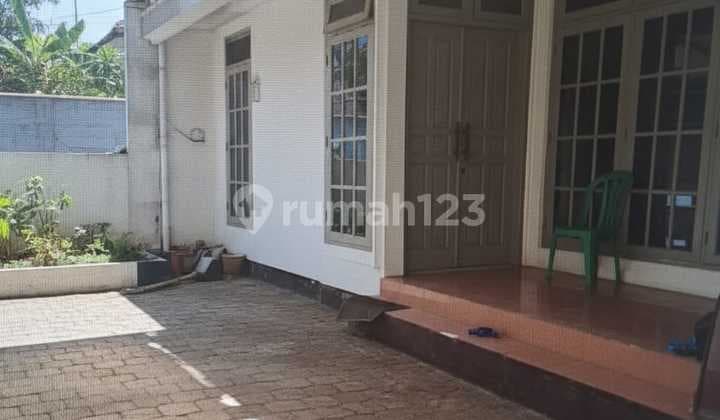 Rumah Hitung Tanah di Panglima Polim, Kebayoran Baru