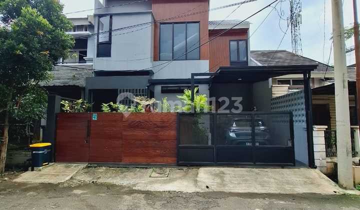 Dijual Rumah 3 Lantai Lokasi Strategis Area Bintaro