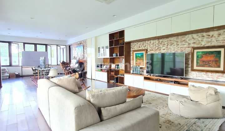 Dijual Rumah Cantik Lokasi Strategis Kemang, Jakarta Selatan