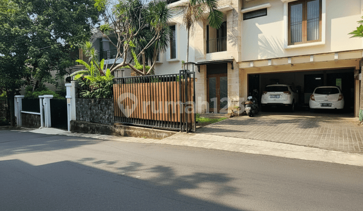 Dijual Rumah Modern Style, Area Kebayoran Lama