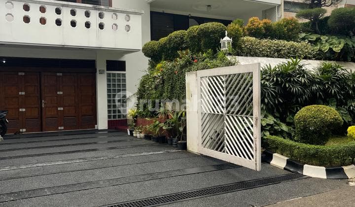 Rumah Apik Nyaman & Tenang Siap Huni, Lokasi Strategis di Pondok Indah