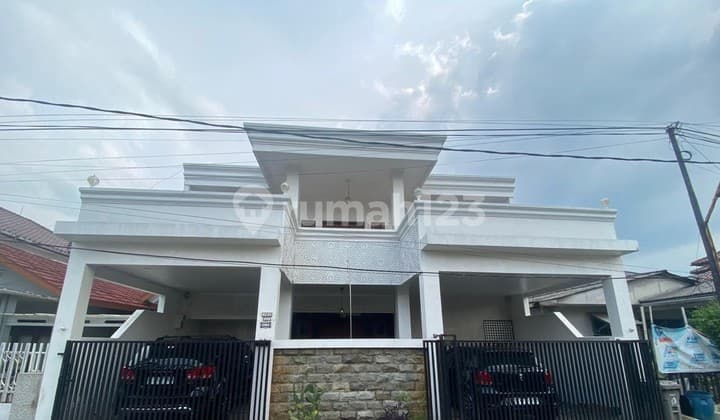 Dijual Rumah Kokoh Lokasi Strategis di Komplek Mega Cinere