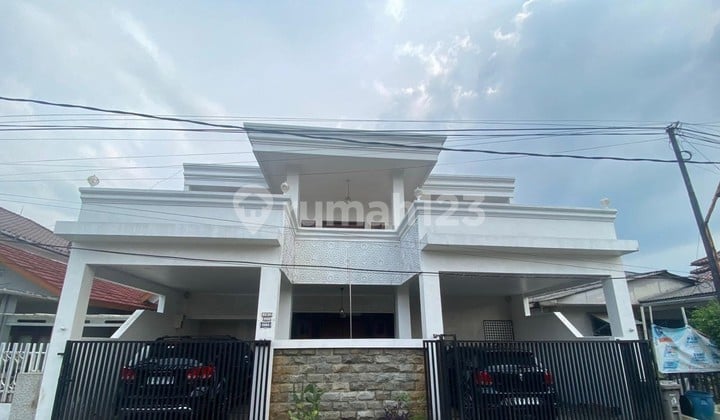 Dijual Rumah Kokoh Lokasi Strategis di Komplek Mega Cinere