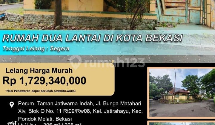 Comfortable and Lush 2-Story Hook House in Bekasi