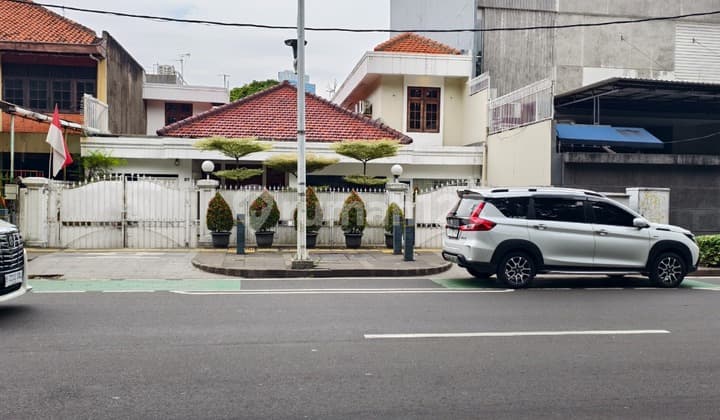 Rumah di Kawasan Elite, Premium Cocok untuk Cafe, Restaurant