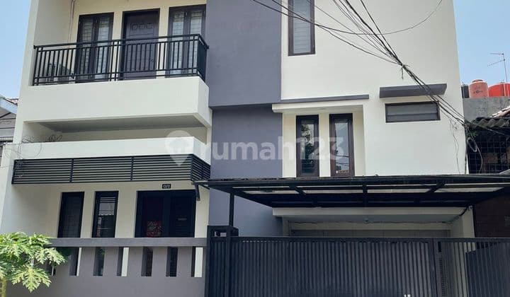 Duta Mas Garden House, Size: 9x17, 3 Floors, Facing: South, Tap Water