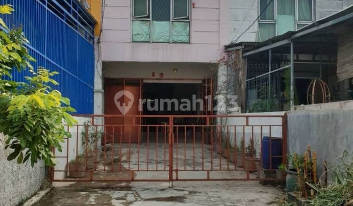 en: Strategically Located House/Shophouse for Sale in Villa Taman Bandara