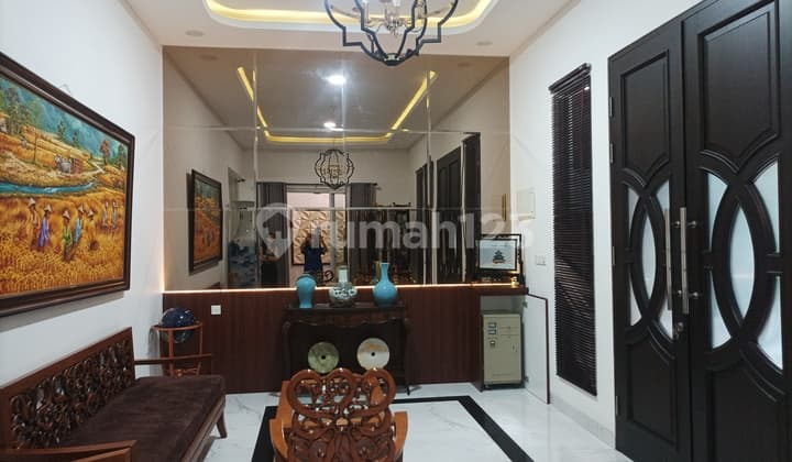 Dijual Rumah Mewah di Taman Meruya Ilir, Jakarta Barat
