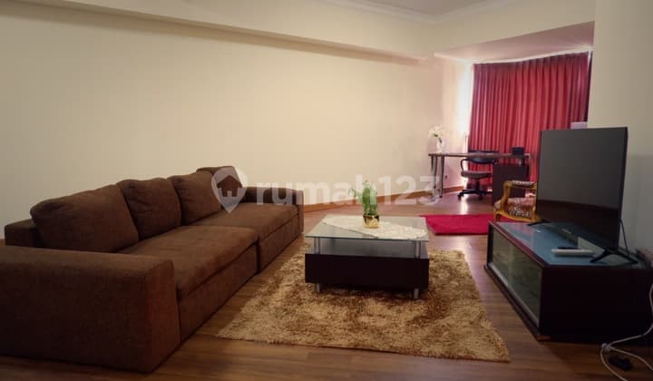 Disewakan 3 BR Kondominium Taman Anggrek