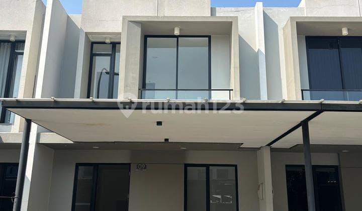 Disewakan Rumah Kuningan Village Pantai Indah Kapuk 2