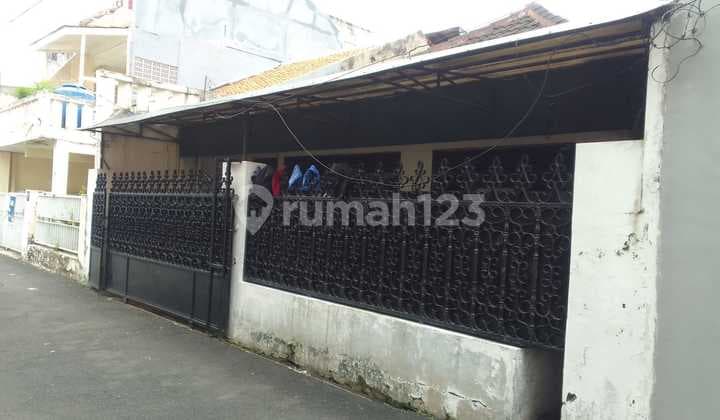 Rumah di Tebet Timur Dekat St. Ka Tebet