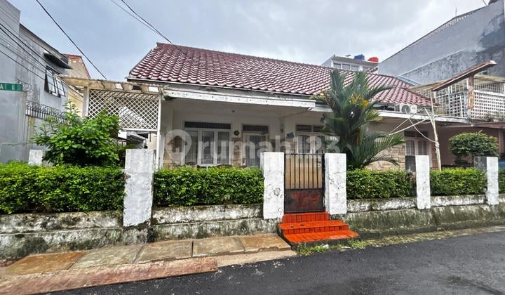 Rumah Rapih Hook Jalan 2 Mobil Lega Dekat Eco Park Di Tebet Barat Jaksel