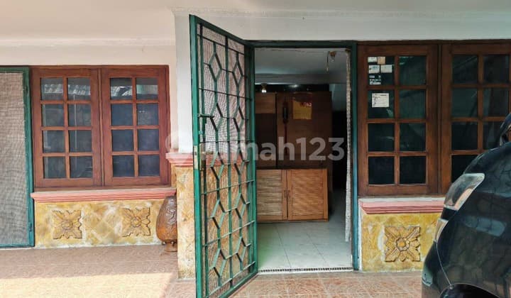 Rumah 2 Lantai Jalan 2 Mobil Lingkungan Nyaman di Cawang Baru Hanya 5 Menit ke Otista Raya Sangat Cocok Dijadikan Kos2an / Kontrakan