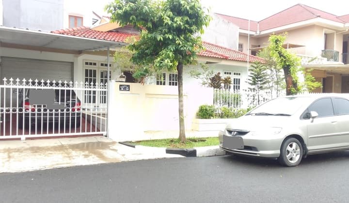 Disewa Rumah Cantik, Lingkungan Nyaman Sejuk Asri, di Jalan Utama Perumahan Kalibata Indah