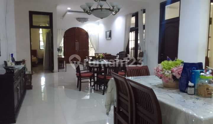 2-Story House, Beautifully Maintained in East Tebet, Just One Minute to MT Haryono Road