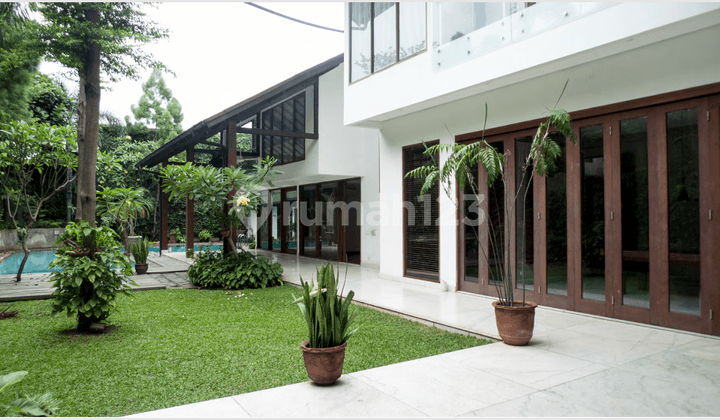Rumah Mewah 2 Lantai Dengan Kolam Renang Di Kemang, Jakarta Selatan