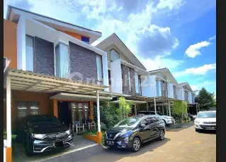Dijual Rumah 2 Lantai Minimalis, Cantik Asri Siap Huni, di Cluster D' East Residence Condet