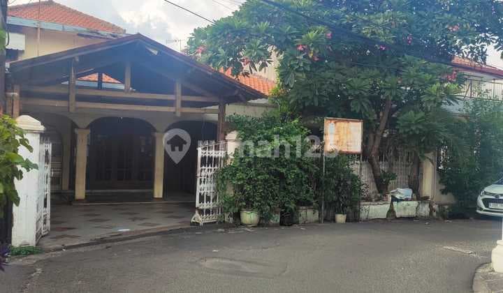 Rumah 2 Lantai, Murah Hitung Tanah, Akses Jalan 2 Mobil, Strategis di Menteng Dalam, dan Cocok untuk Kos2an