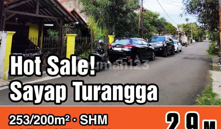 Rumah Tengah Kota Turangga Jalan Depan Lebar