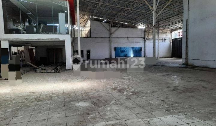 For Rent Ex Showroom, Roadside, Strategic Location