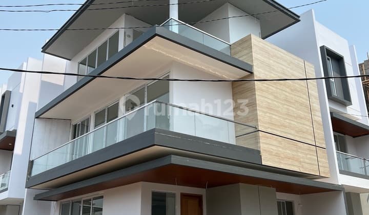 Rumah Taman Surya 3 Lantai~ Timur Laut~ 100%baru~ Siap Huni