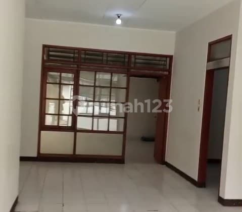 Strategic Location House in Tki Taman Kopo Indah Bandung 1001