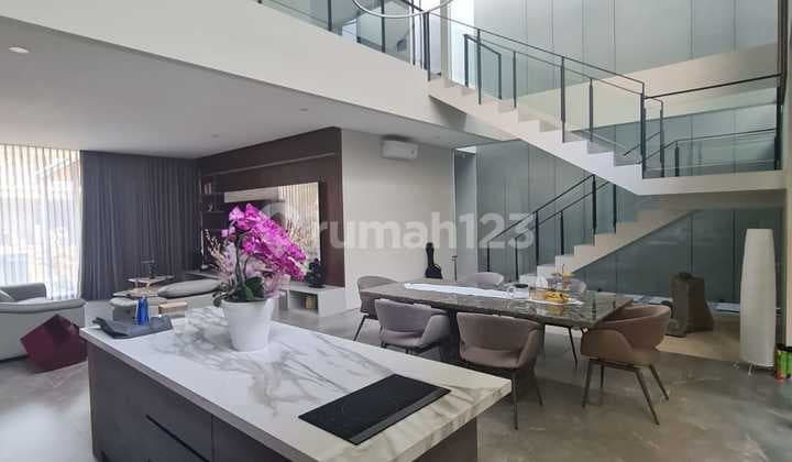 Dijual Rumah Mewah Premium Dekat Kcic di Summarecon Bandung