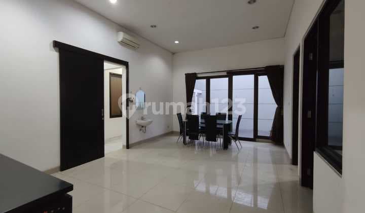 Very Neat and Nice Minimalist House in Batununggal Bandung 5114