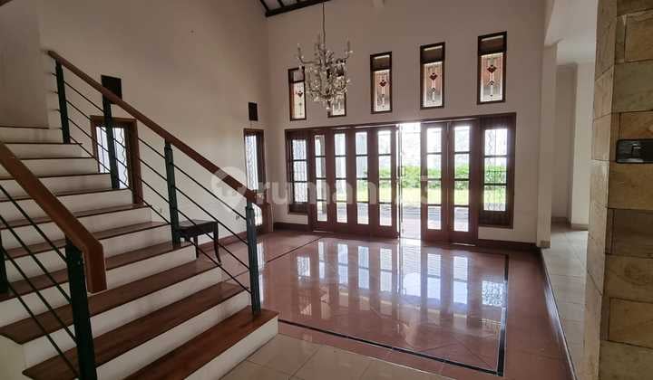 Disewakan Rumah Mewah Setraduta Bandung Siap Huni