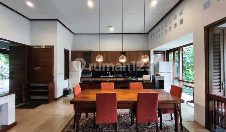 Rumah Asri Nyaman Konsep Bali di Area Ciumbuleuit Bandung 5083