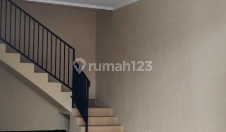 Ruko Lokasi Strategis di Sarijadi Bandung Frf 026