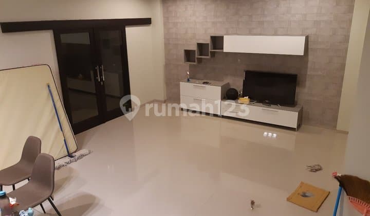 Rumah Minimalis Lokasi Premium di Singgasana Pradana Bandung 5165