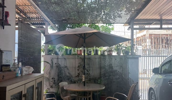 For Sale: House in Kencana Loka BSD
