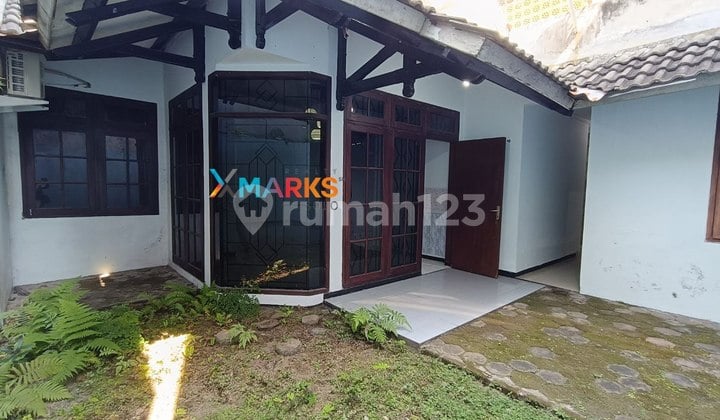 Rumah Solo Baru Luas dan sangat terawat Siap Huni Semi Furnished