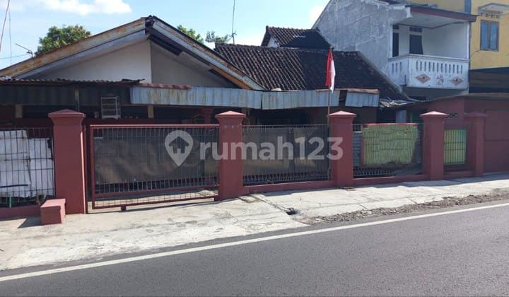 Cheap Land for Sale with Building Bonus in Central Solo, Serengan Area