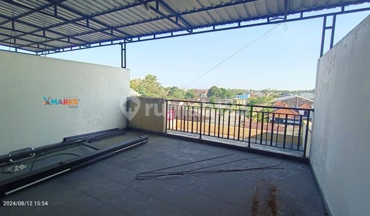 Affordable 3-Story Shophouse in Windan Culinary Area with Balcony