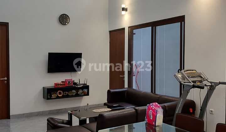 Dijual Rumah di Taman Meruya Ilir, Jakarta Barat