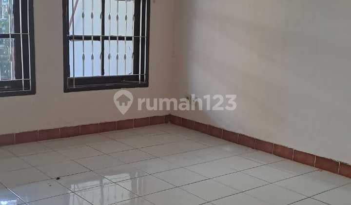 Disewakan Rumah di Citra 3, Jakarta Barat