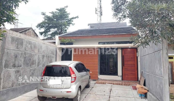 Rumah Dengan Tanah Luas Di Sawangan Depok