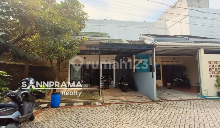 Dijual Rumah Semi Furnished Dekat Pintu Tol Sawangan Depok