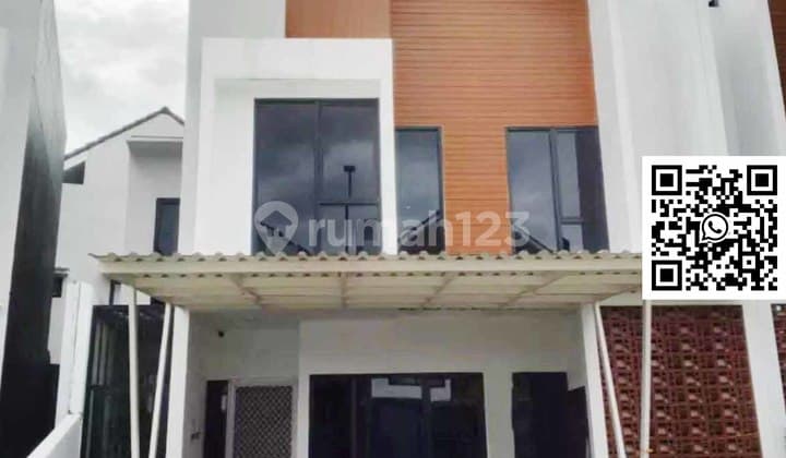 Not Just Ordinary! Ready-to-Occupy 2-Story House in Metland Puri Cipondoh, Tangerang - 102m²