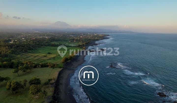 Tanah Kavling Langka Cocok Untuk Villa di Depan Pantai Saba, Bali