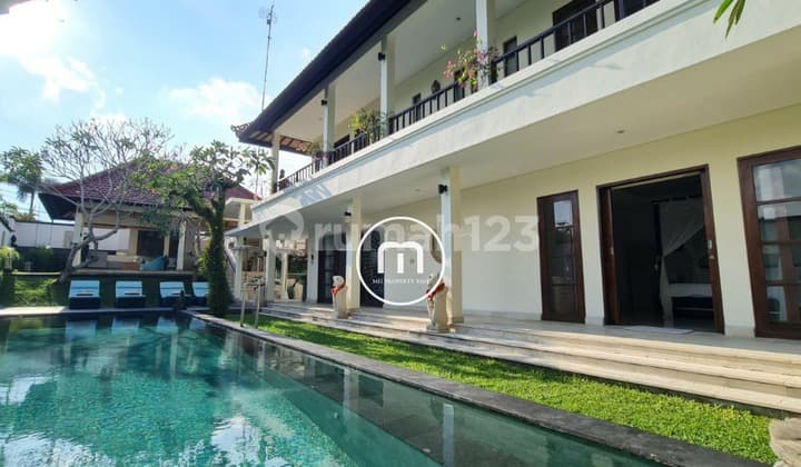 Villa Hak Milik Lokasi Strategis Dekat Pantai di Canggu, Bali