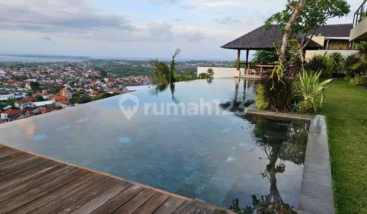 Villa Hak Milik Dekat Pantai Pemandangan Laut di Jimbaran, Bali
