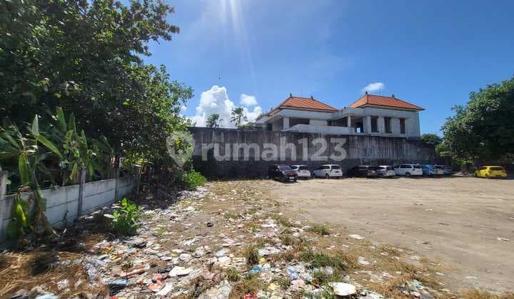 Tanah Depan Pantai Pemandangan Sunset di Pantai Jerman Kuta, Bali