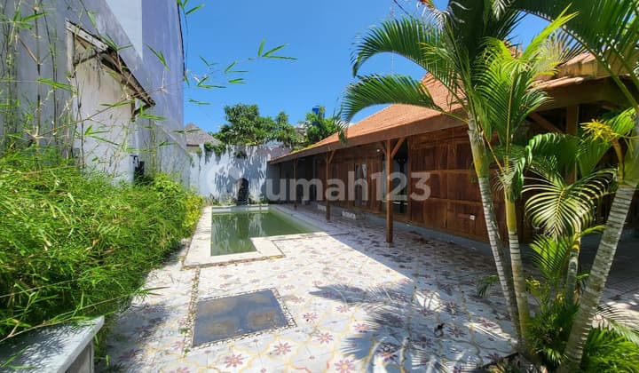 Prime Location Villa Near Seminyak Beach Very Strategic Location